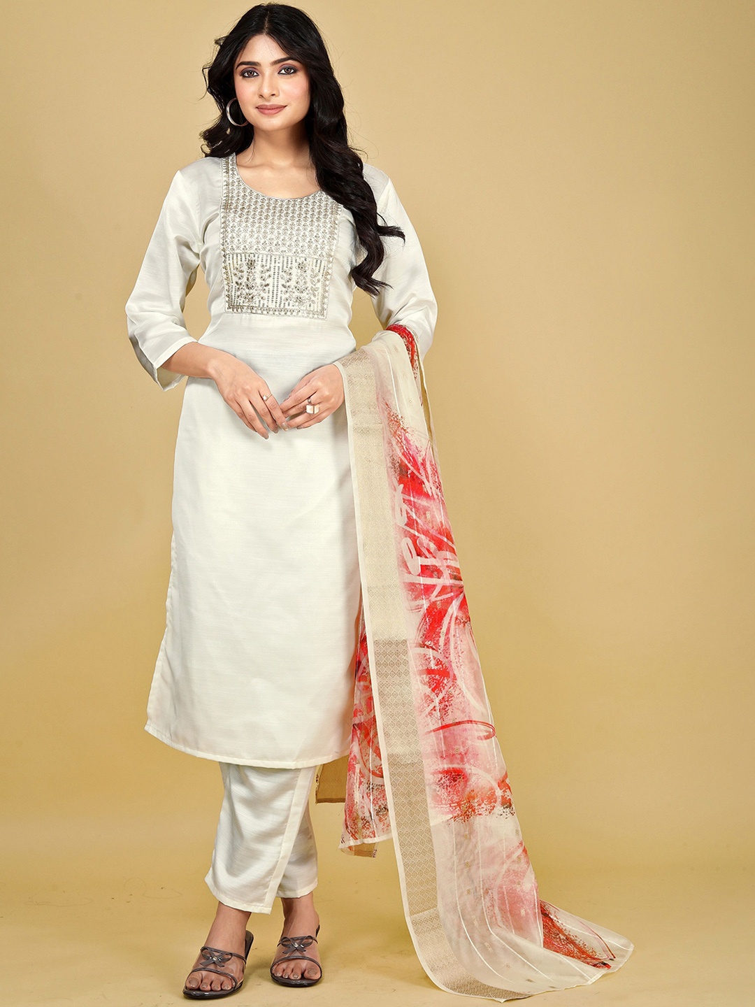 

JDS LIFESTYLE Floral Embroidered Sequinned Straight Kurta With Trousers & Dupatta, Off white