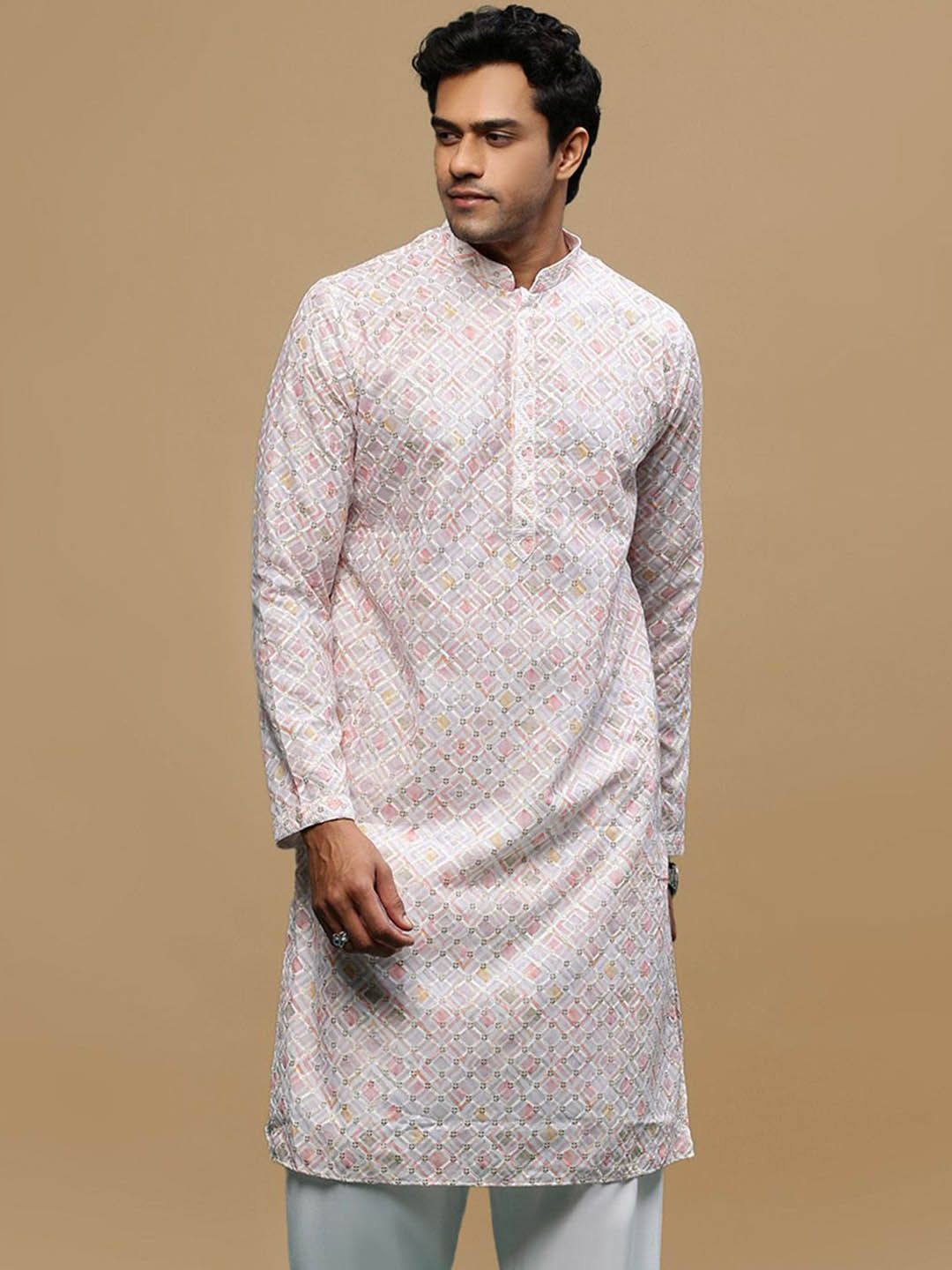 

Sanwara Geometric Embellished Sequinned Cotton Straight Kurta, Pink