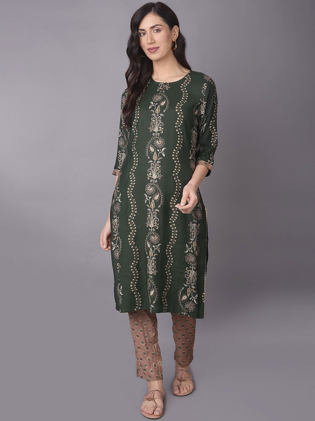 

Shree Floral Printed Regular Chanderi Silk Straight Kurta with Trousers, Green