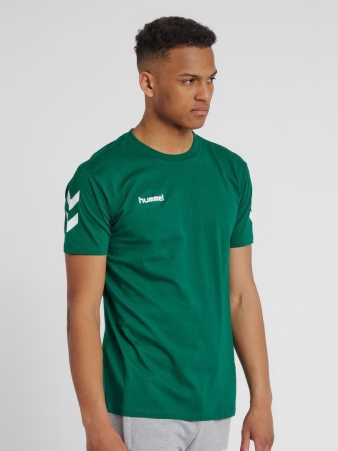 

hummel Men Solid Round Neck Cotton T-shirt, Green