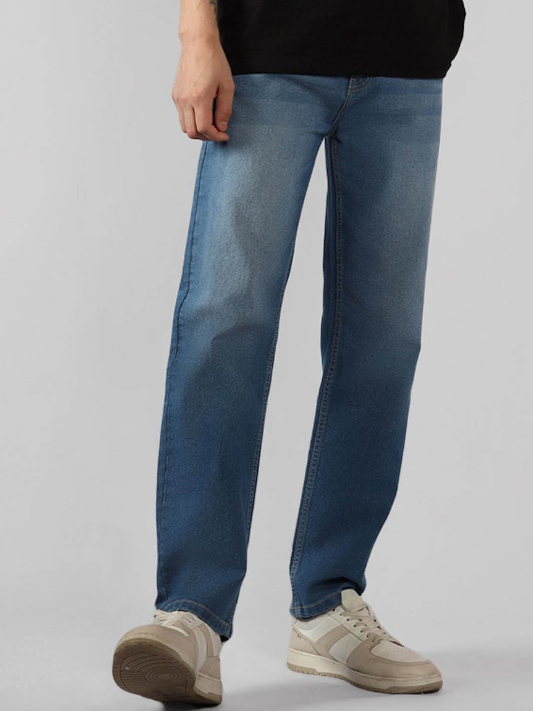 

Dennis Lingo Men Relaxed Fit Light Fade Stretchable Jeans, Blue