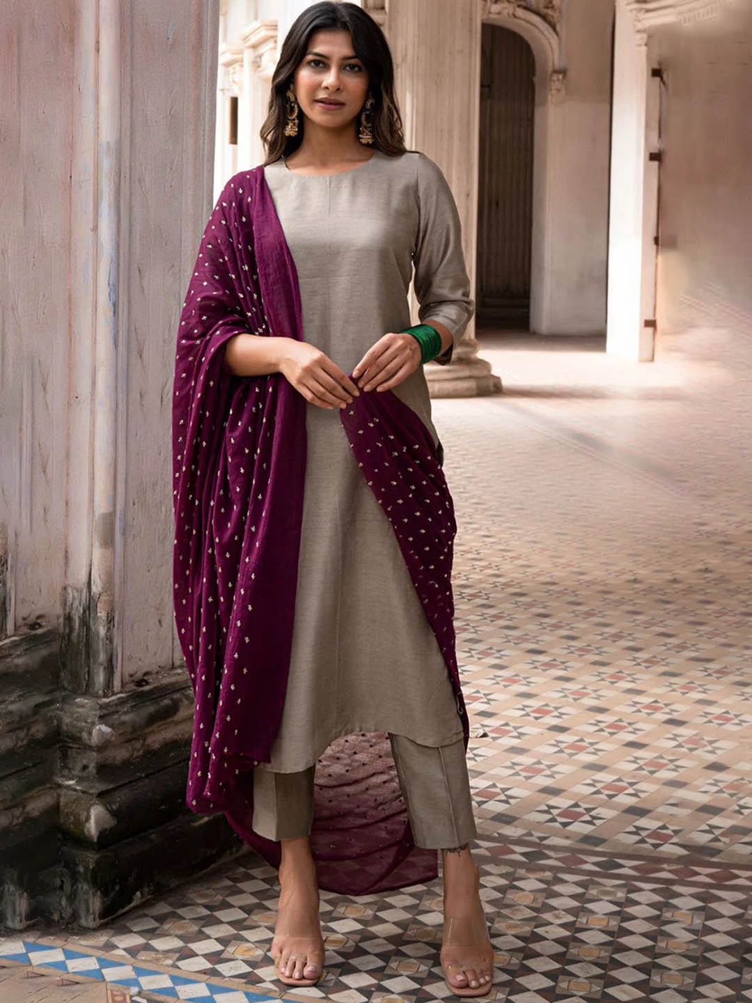 

HETVI CREATION Round Neck Straight Kurta with Trousers & Dupatta, Beige