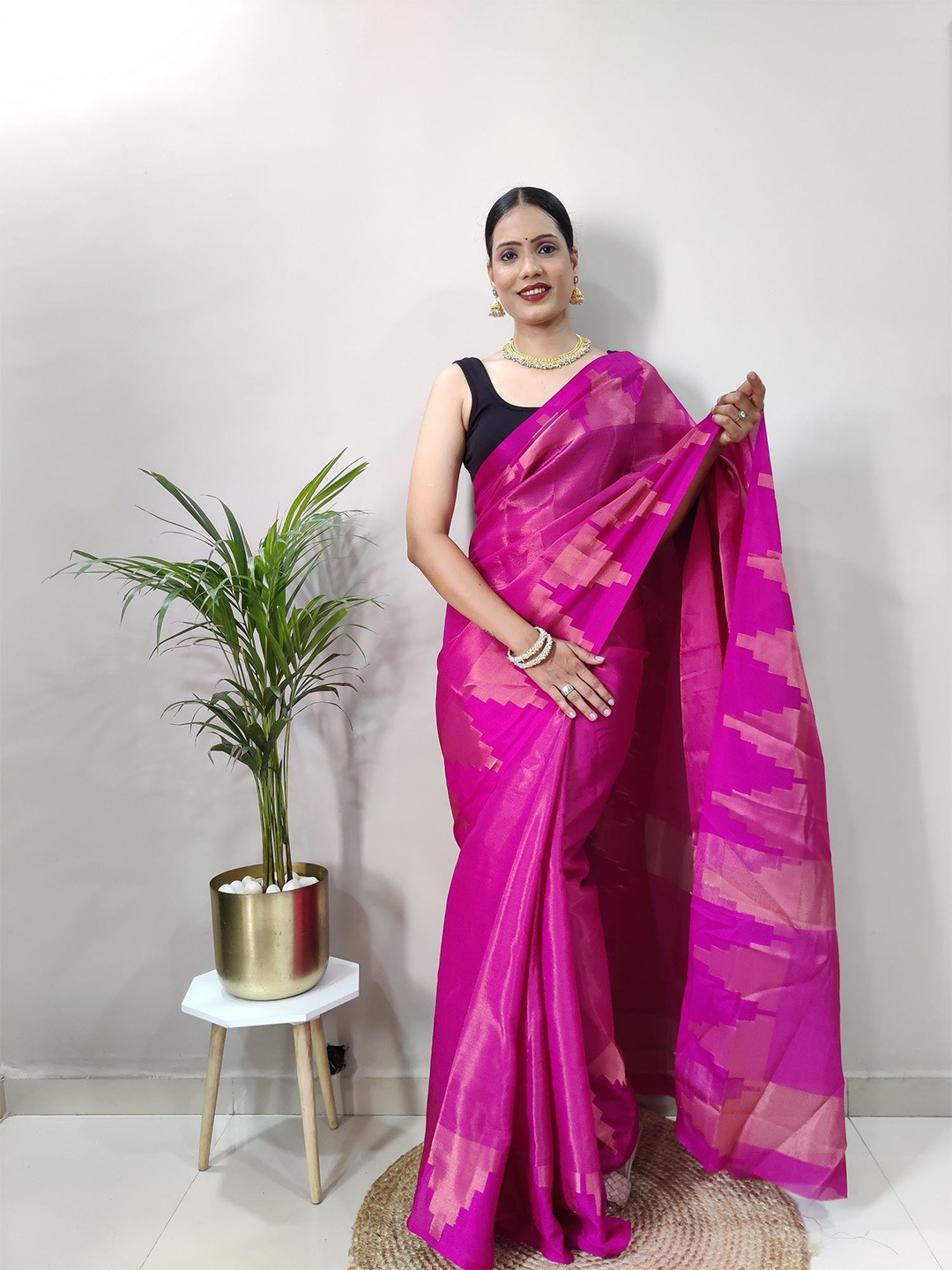 

Aika Women Woven Design Saree With Blouse Piece, Pink
