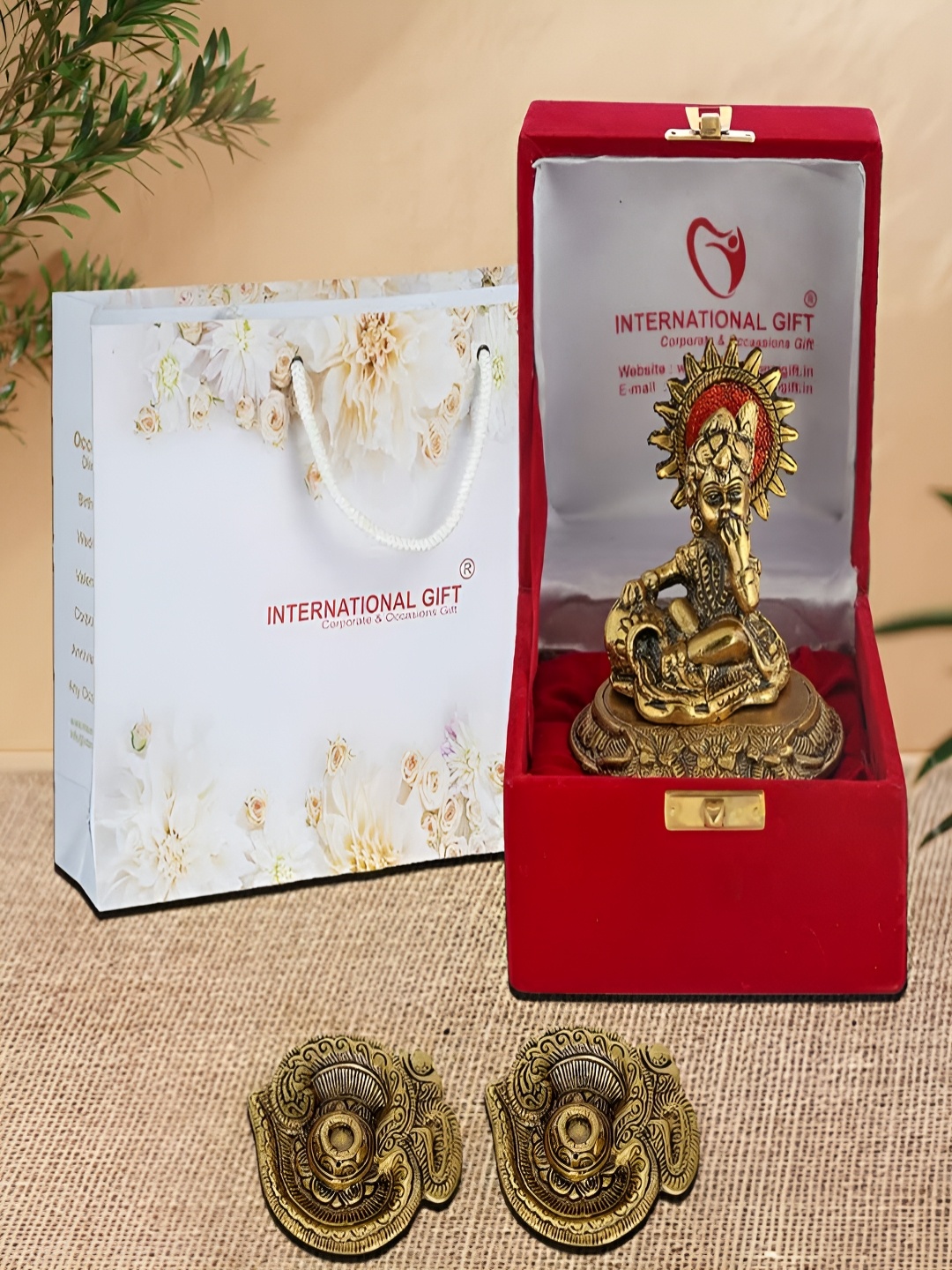 

INTERNATIONAL GIFT 3Pcs Bronze & Red Home Gift Sets