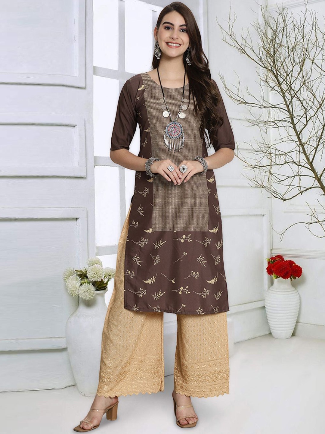 

7Threads Floral Printed Round Neck Straight Kurta, Coffee brown