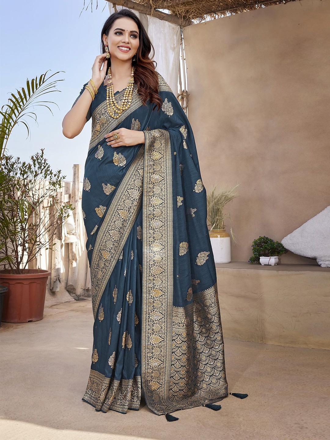 

Ekta Textiles Woven Design Zari Pure Silk Paithani Saree, Navy blue
