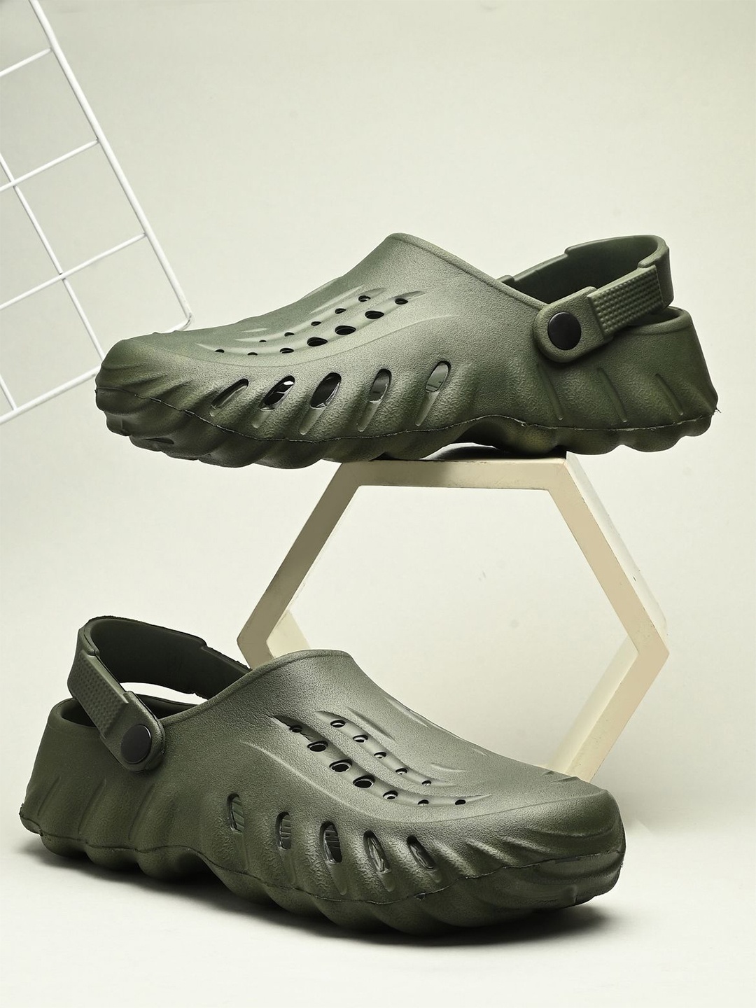 

The Roadster Lifestyle Co Men Light Weighted Clogs, Olive