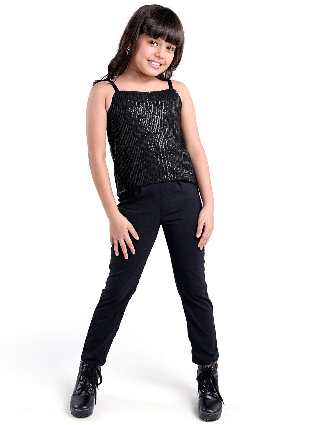 

ARIAS By LARA DUTTA Girls Embellished Top With Trousers, Black