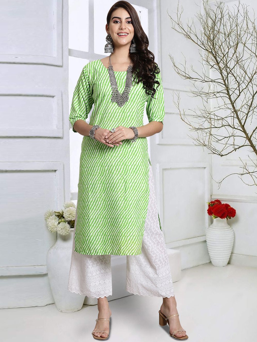 

7Threads Leheriya Printed Round Neck Straight Kurta, Green