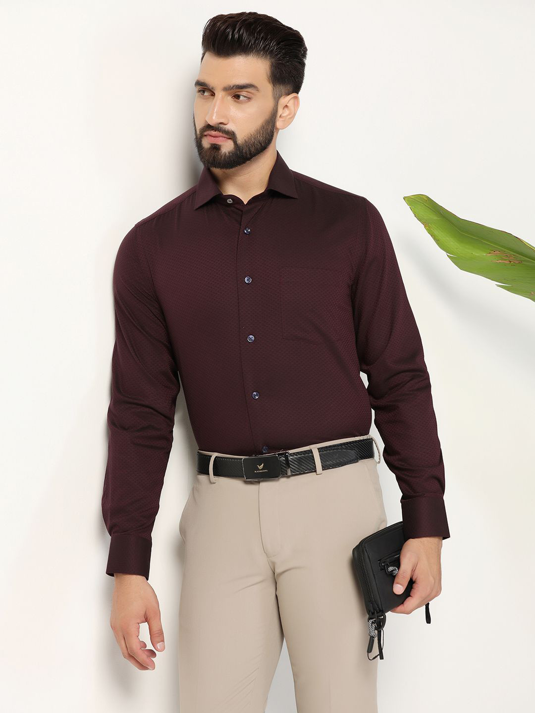 

Blackberrys Men India Slim Cutaway Collar Textured Solid Cotton Slim Fit Casual Shirt, Maroon
