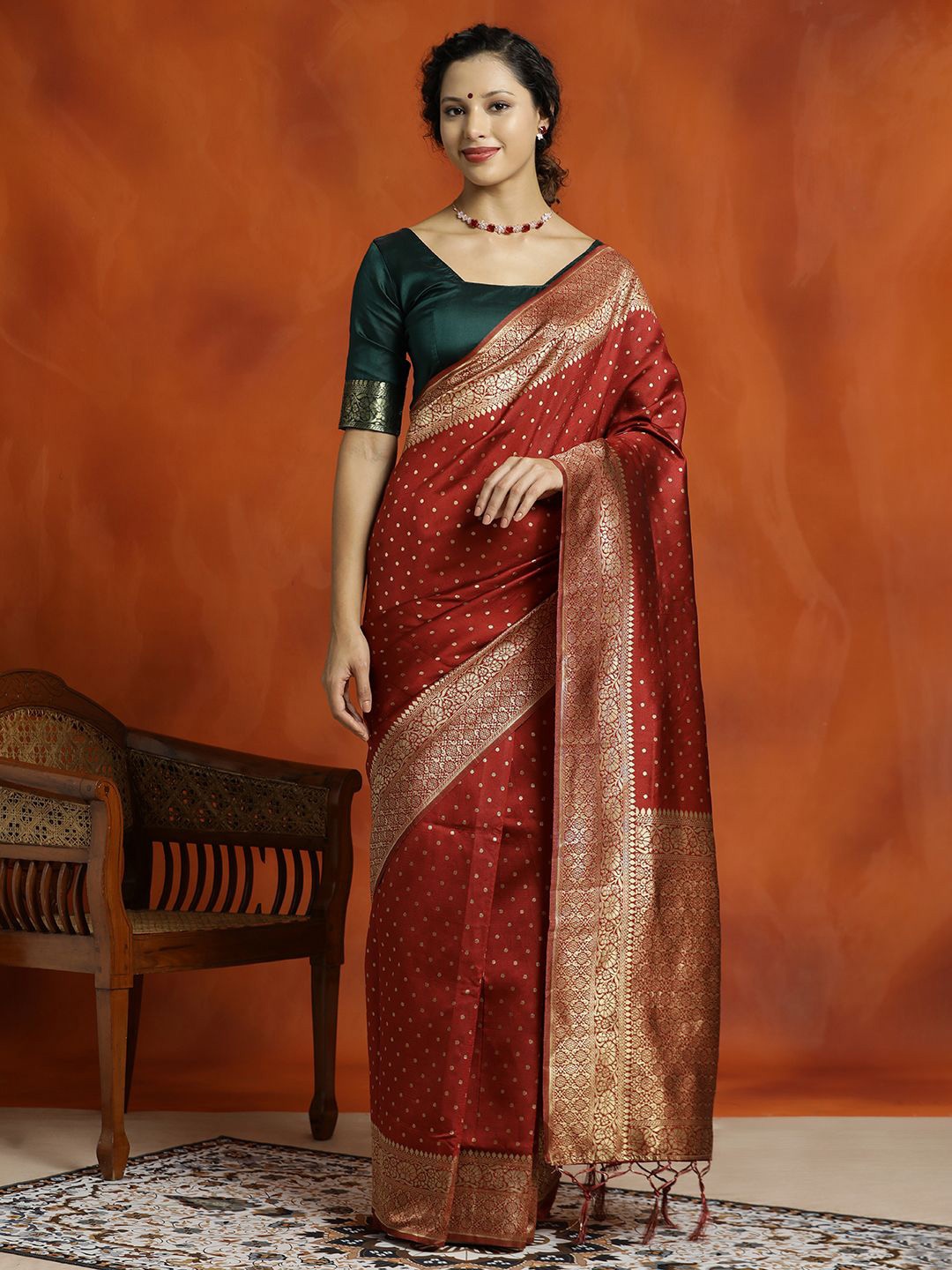 

Jaipur Kurti Silk Banarasi Zari Woven Heavy Saree, Maroon