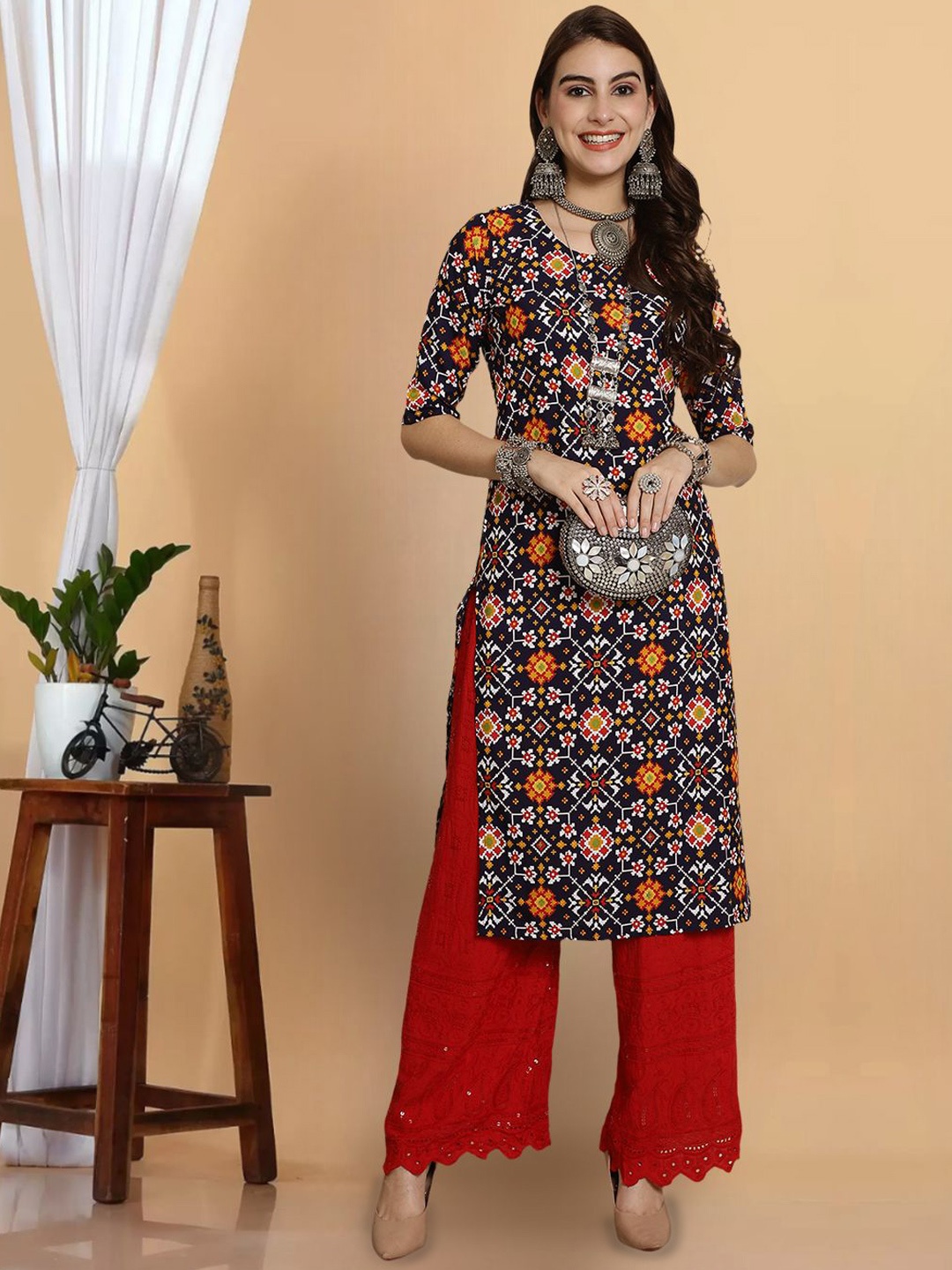 

7Threads Ethnic Motifs Printed Round Neck Straight Kurta, Black