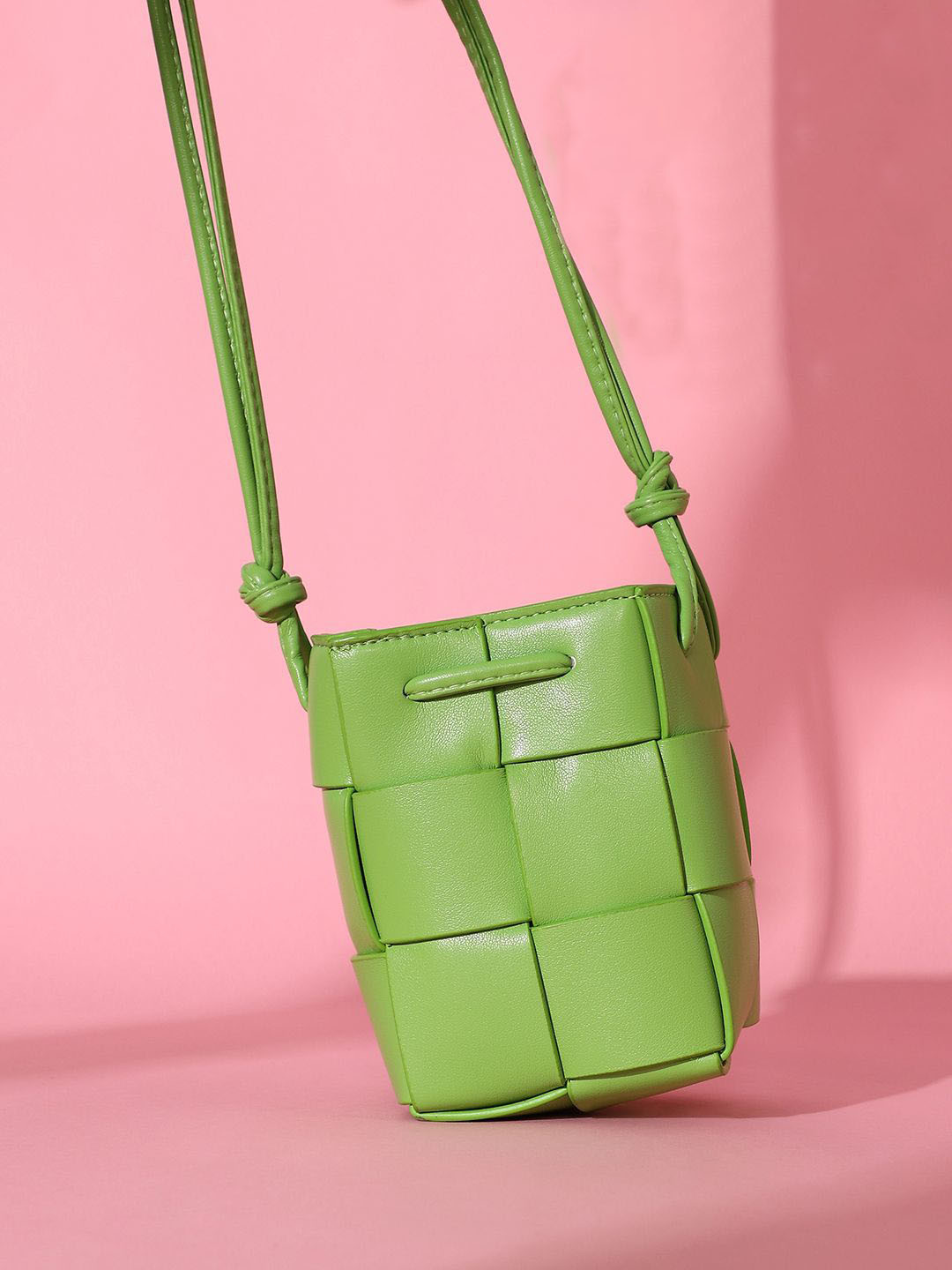 

HAUTE SAUCE by Campus Sutra Leather Bucket Shoulder Bag, Green