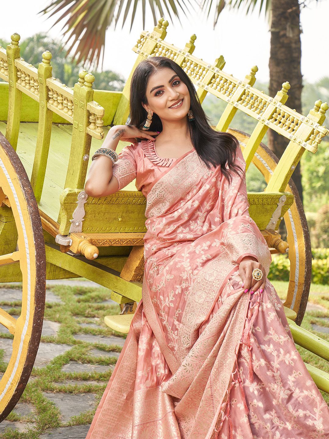 

DOI MOI Ethnic Motifs Zari Banarasi Saree, Pink