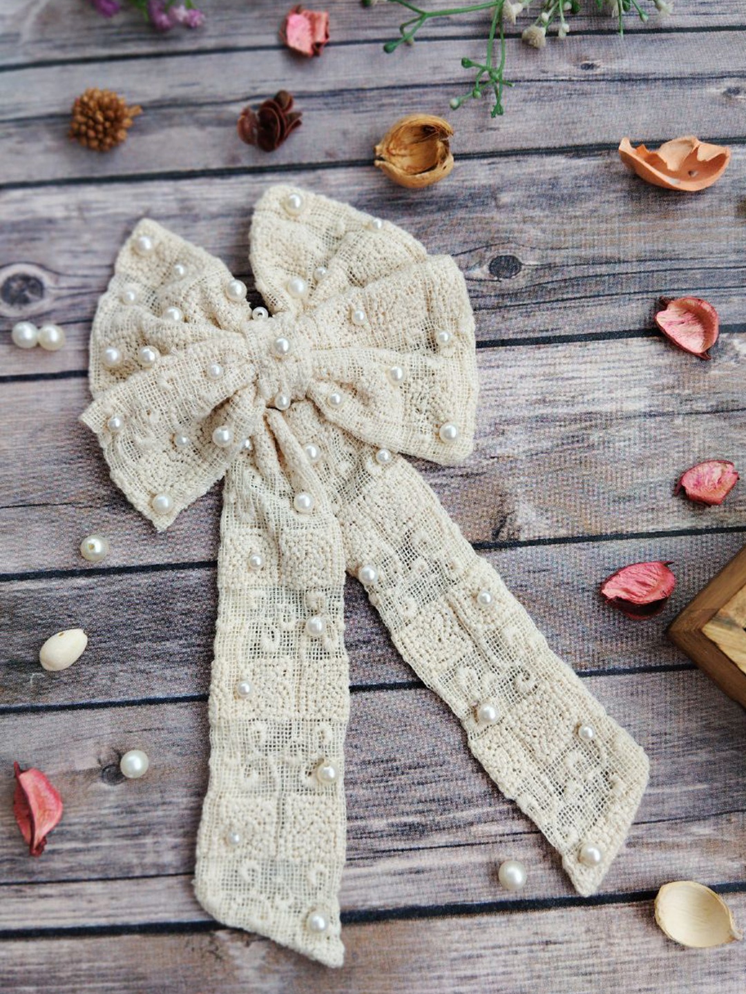 

LABEL KANUPRIYA Women EmbellishedHair Bow Clip, Off white