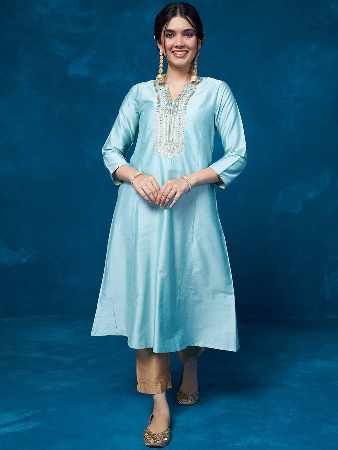 

Likha Women Embroidered Thread Work Kurta, Blue