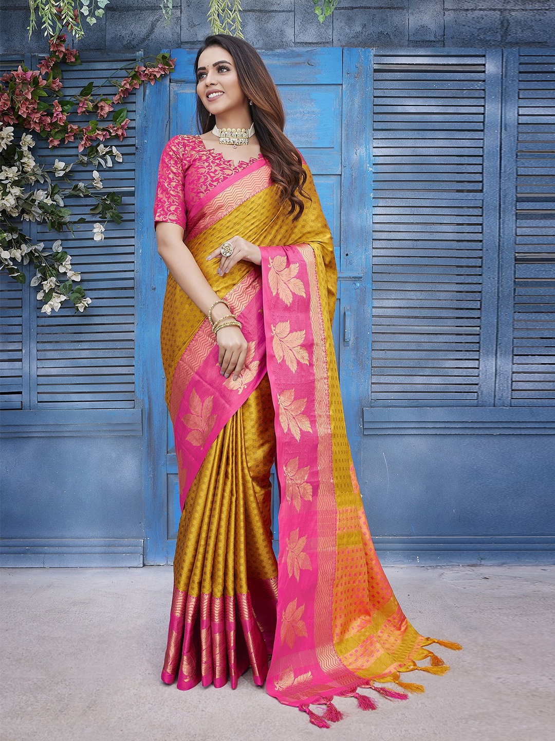 

Ekta Textiles Woven Design Zari Silk Cotton Banarasi Saree, Yellow