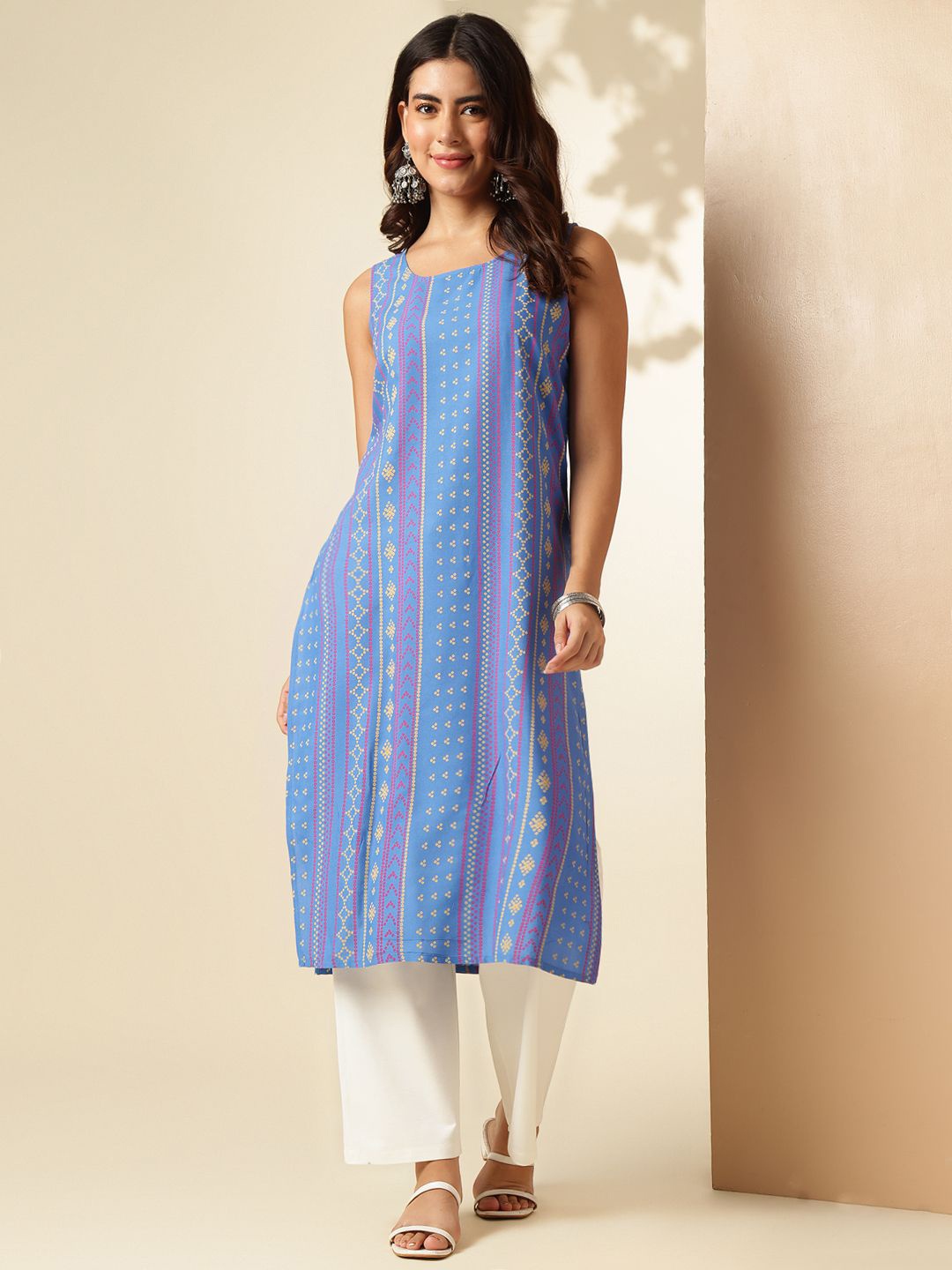 

Anouk Rustic Geometric Printed Round Neck Straight Kurta, Blue