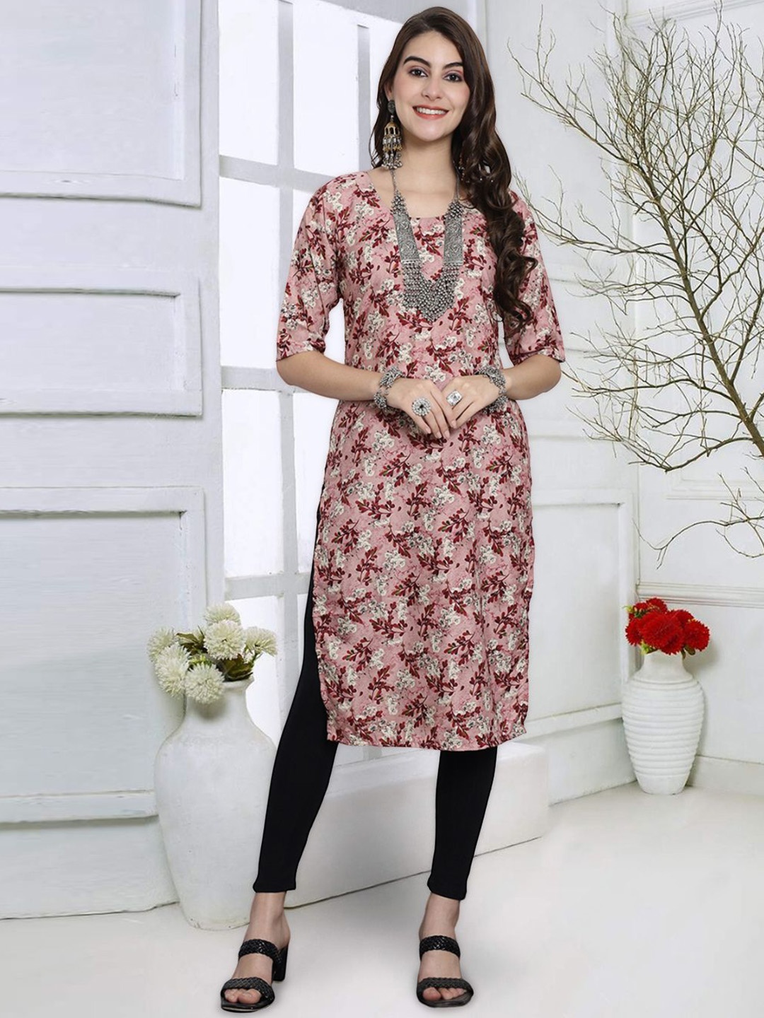 

7Threads Floral Printed Round Neck Regular Crepe Straight Kurta, Maroon