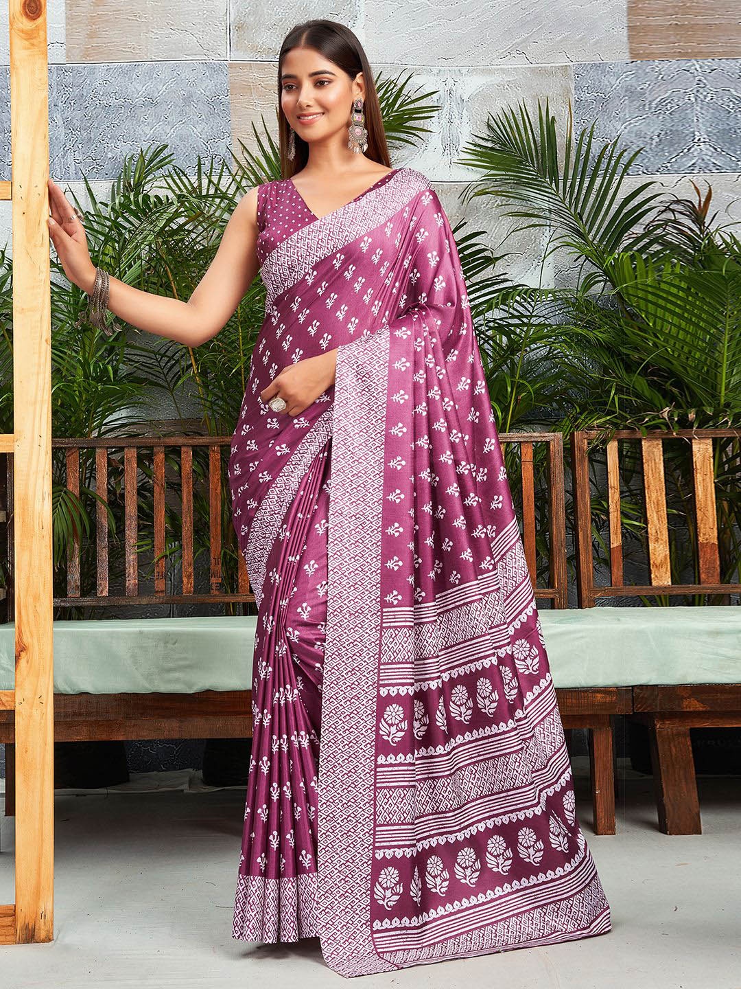 

KALINI Ethnic Motif Printed Dabu Saree, Pink