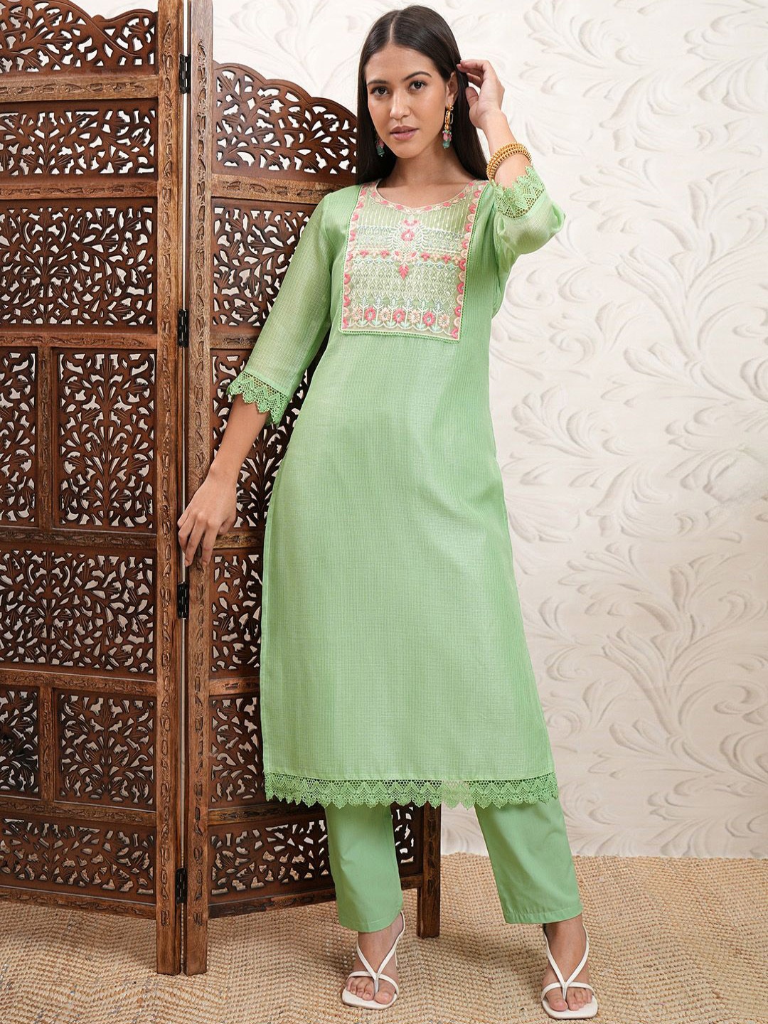 

Vishudh Green & Pink Floral Yoke Design Thread Work Straight Kurta with Trousers