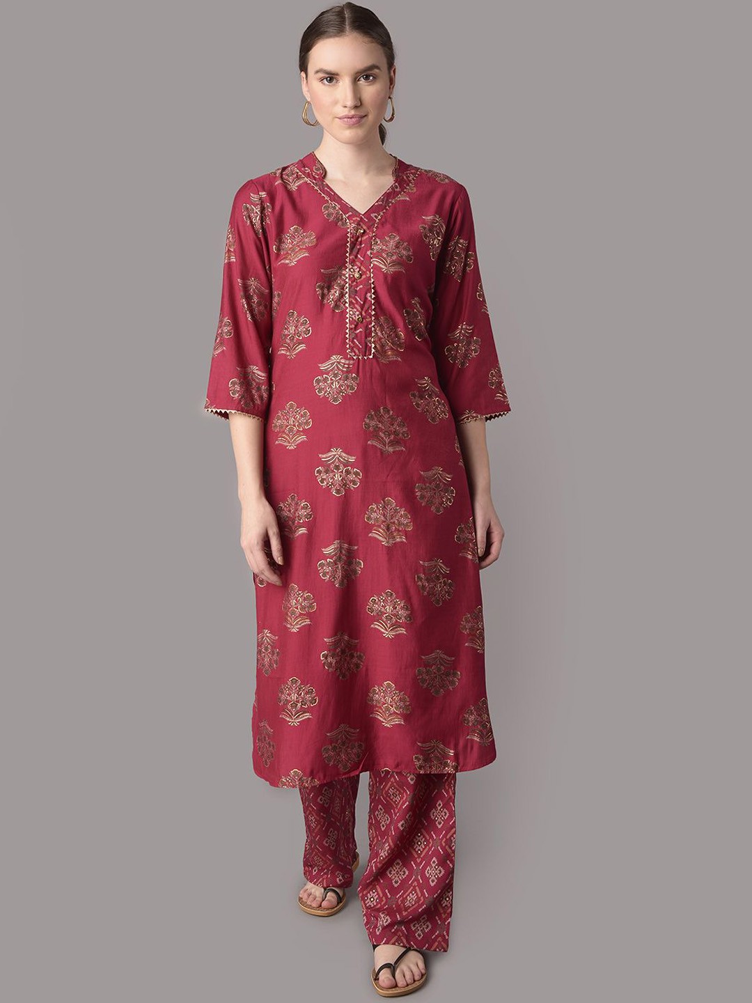 

Shree Floral Printed Regular Liva Gotta Patti Straight Kurta with Trousers, Pink