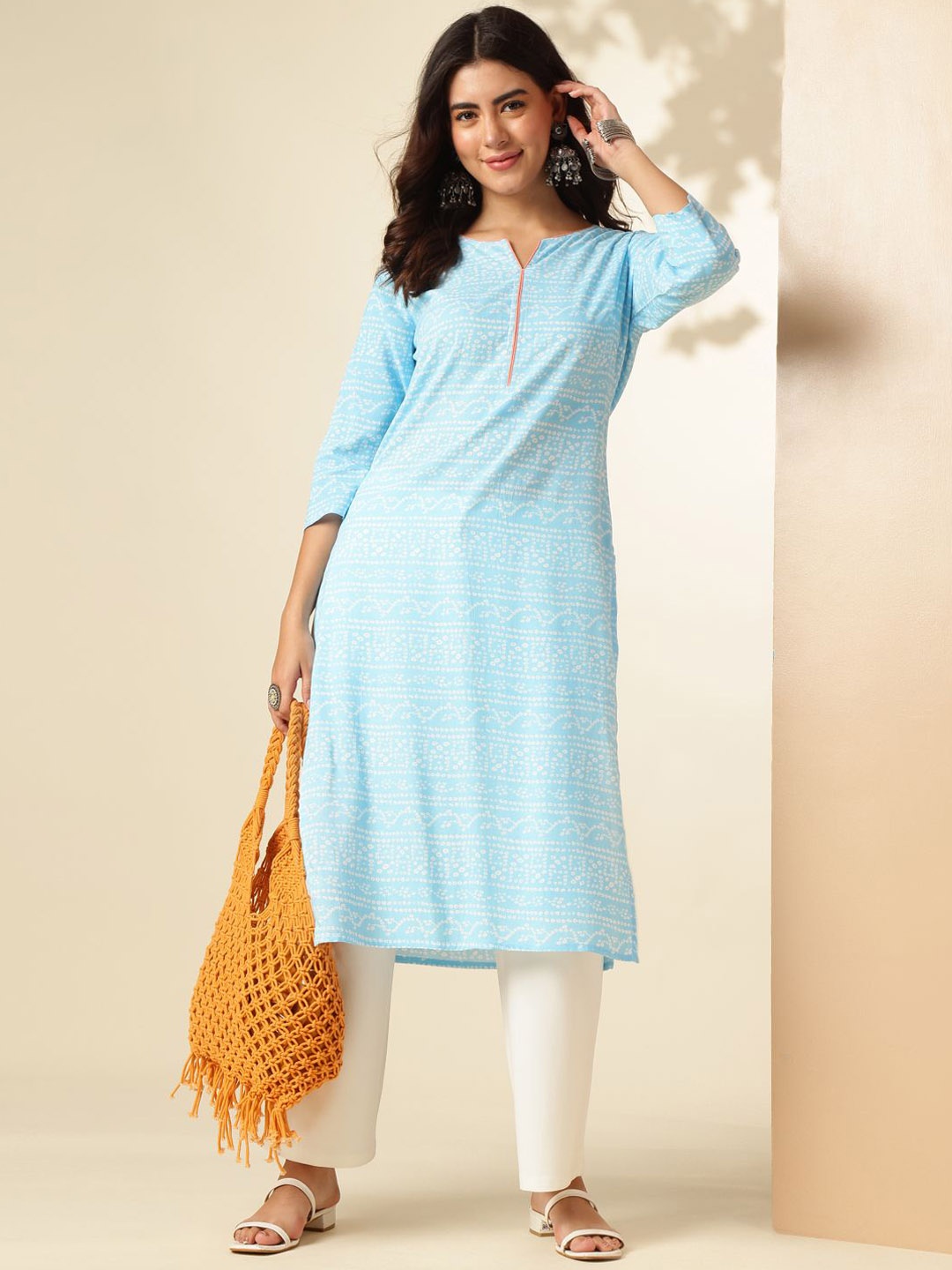 

Anouk Rustic Bandhani Printed Notched Neck Straight Kurta, Blue