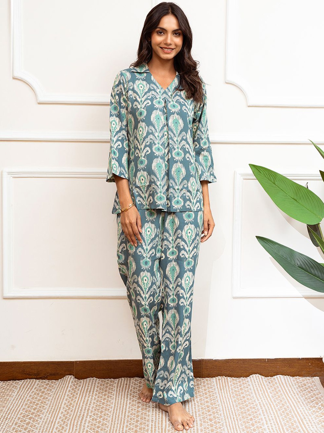 

Claura Women Ethnic Motifs Printed Night suit, Green