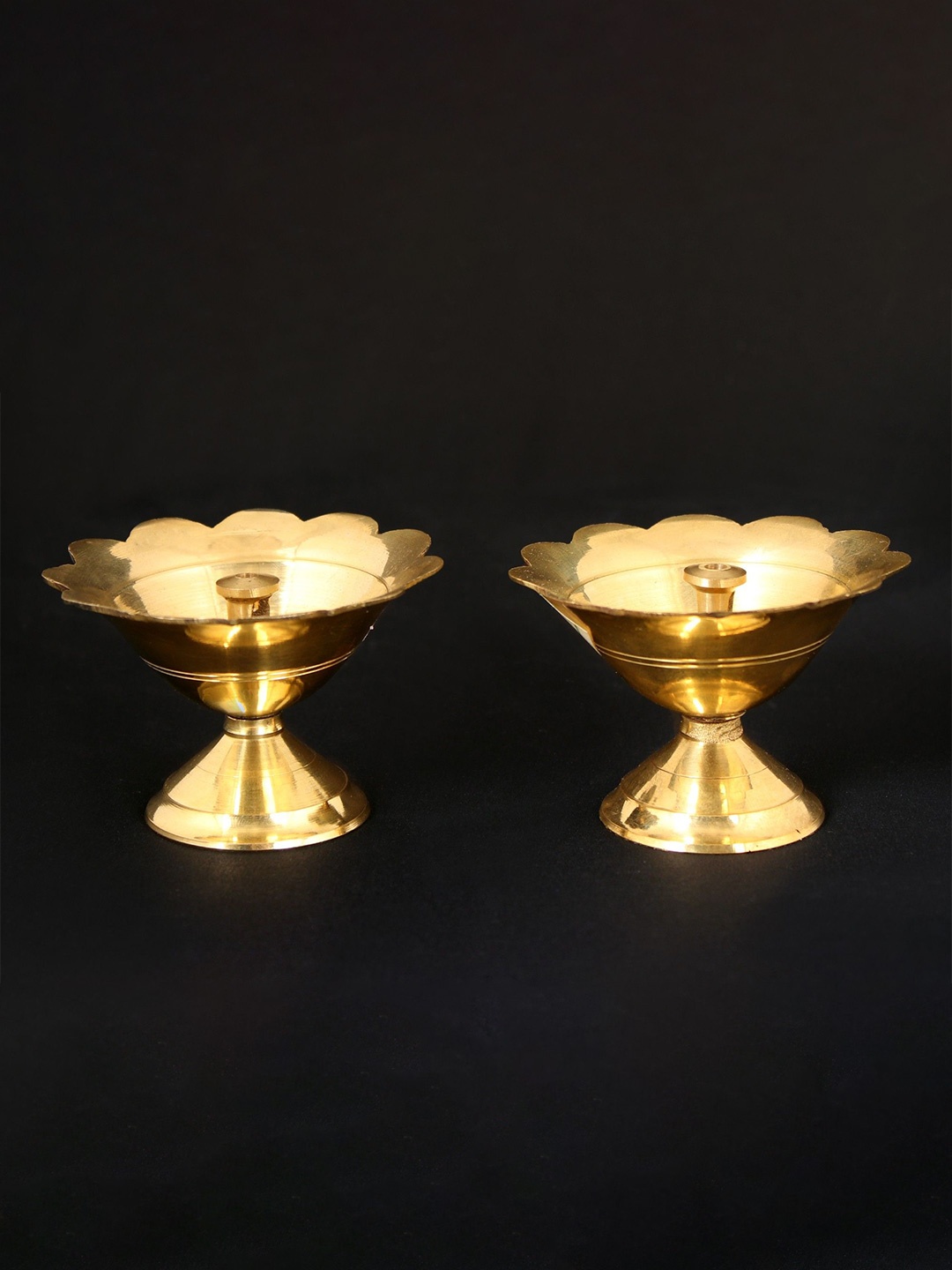 

Exotic India 2'' Brass Small Flower Shaped Deepam (Set of 2), Gold