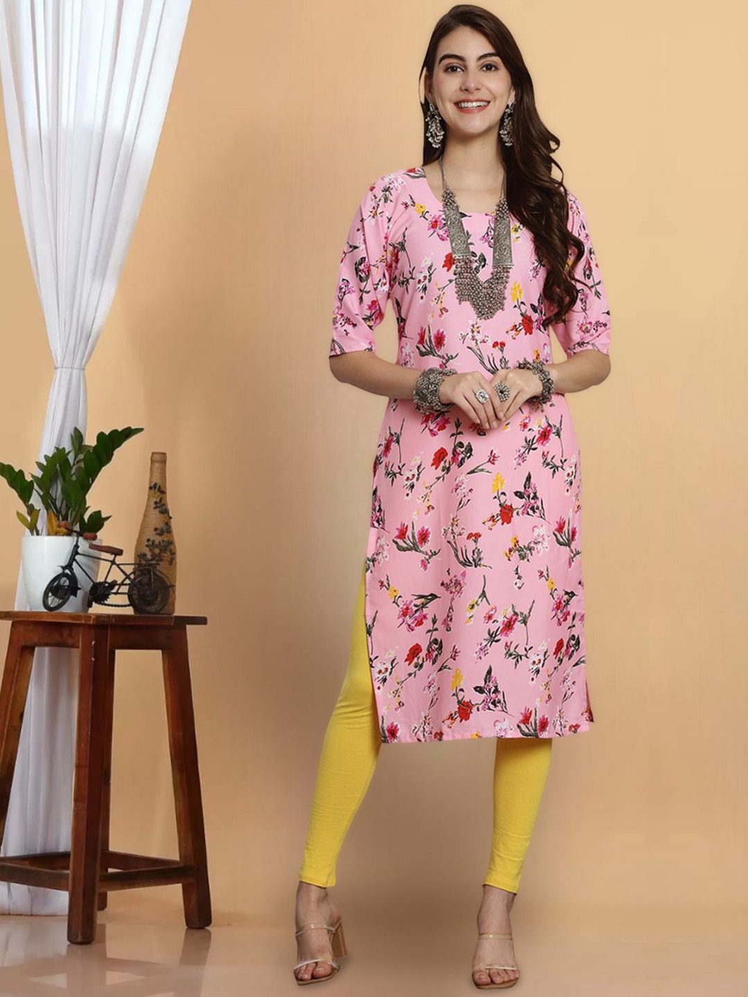 

7Threads Floral Printed Round Neck Straight Kurta, Pink