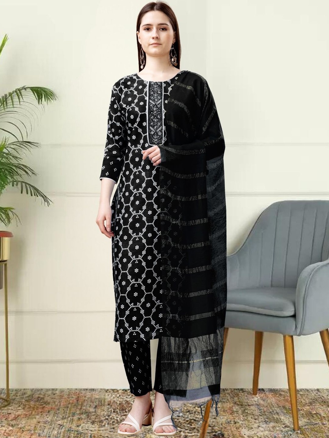 

KAZIA Geometric Printed Regular Thread Work Kurta with Trousers & Dupatta, Black