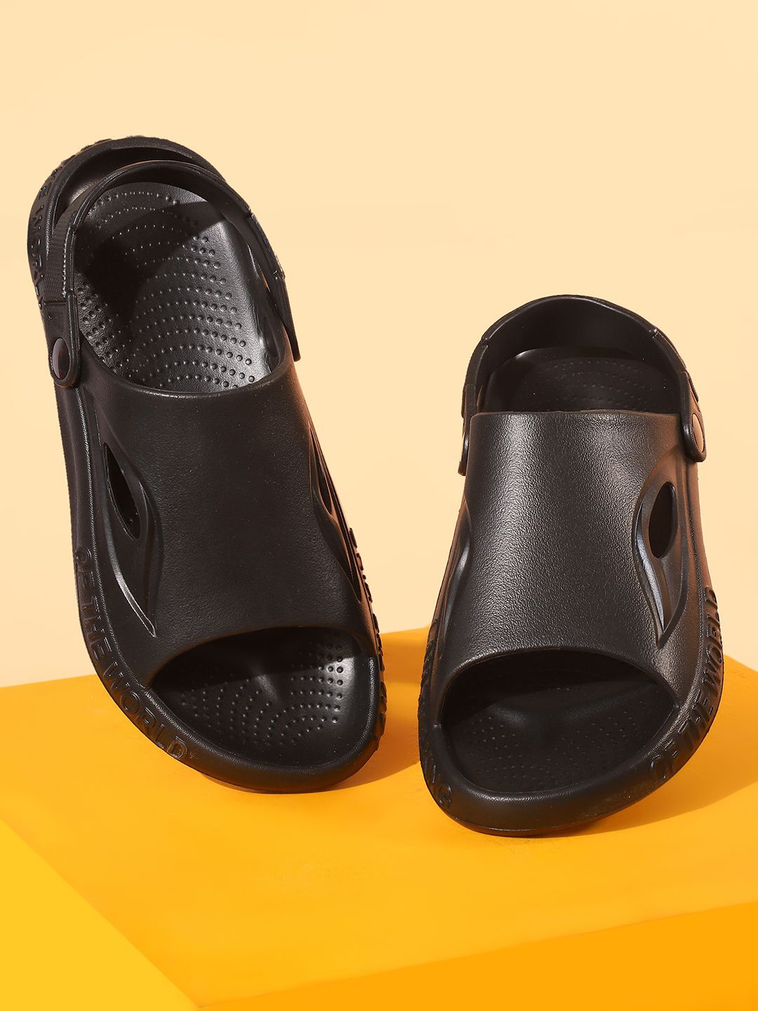 

TAG 7 Men Rubber Casual Clogs, Black