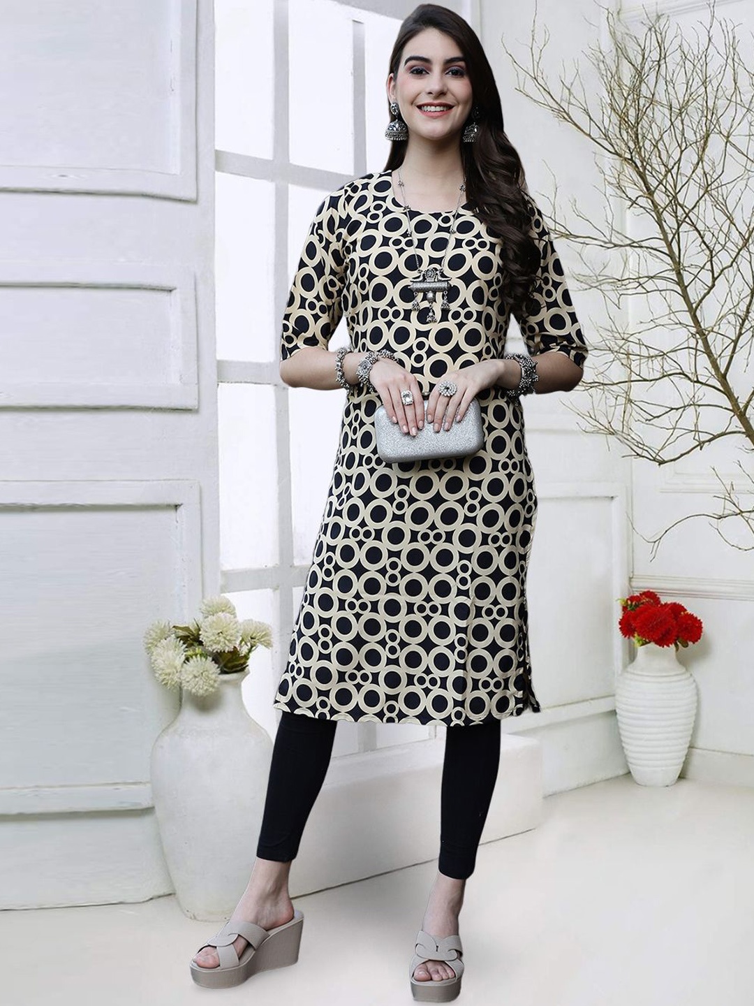 

7Threads Geometric Printed Round Neck Straight Kurta, Black