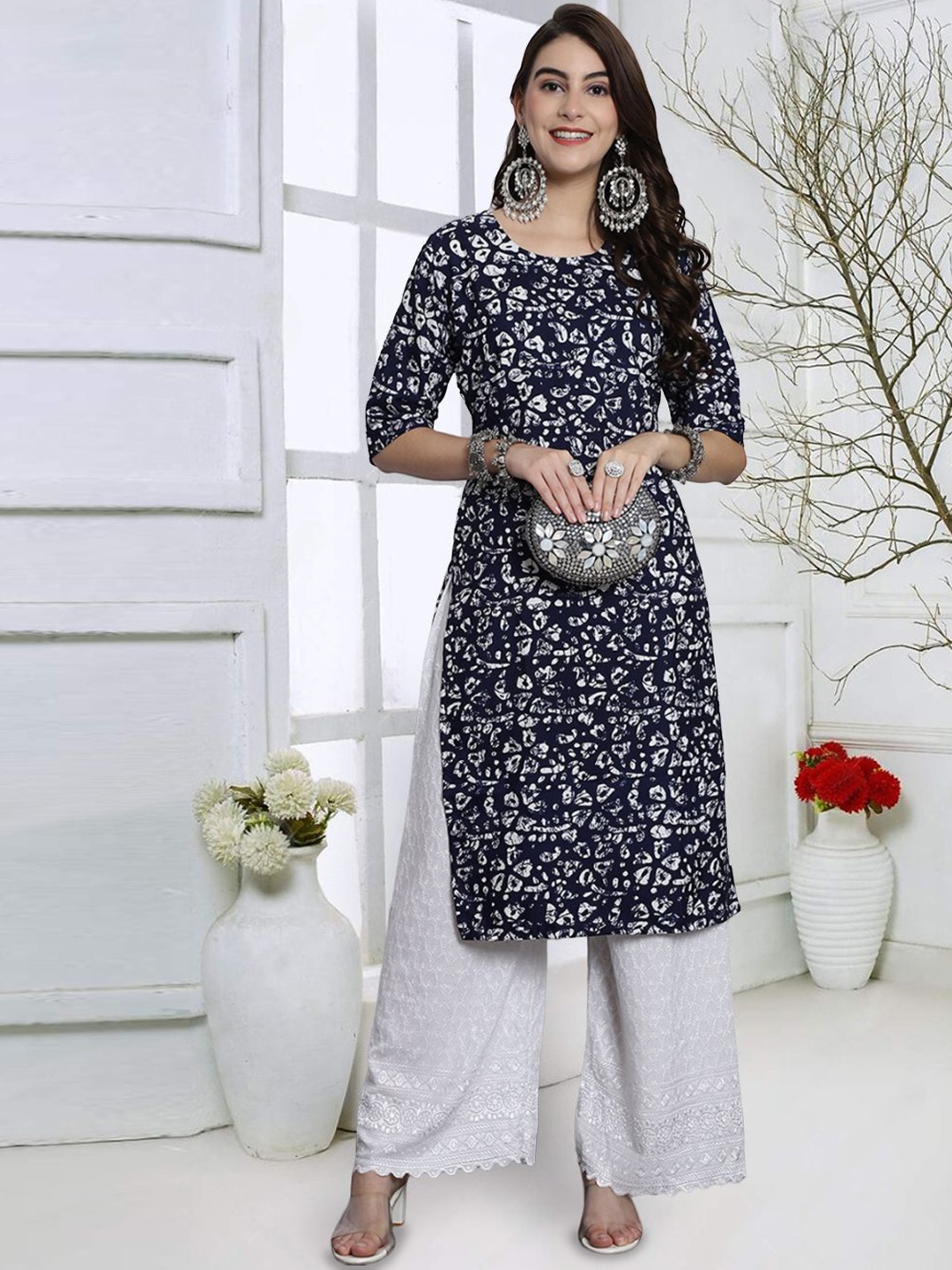 

7Threads Abstract Printed Round Neck Crepe Straight Kurta, Navy blue
