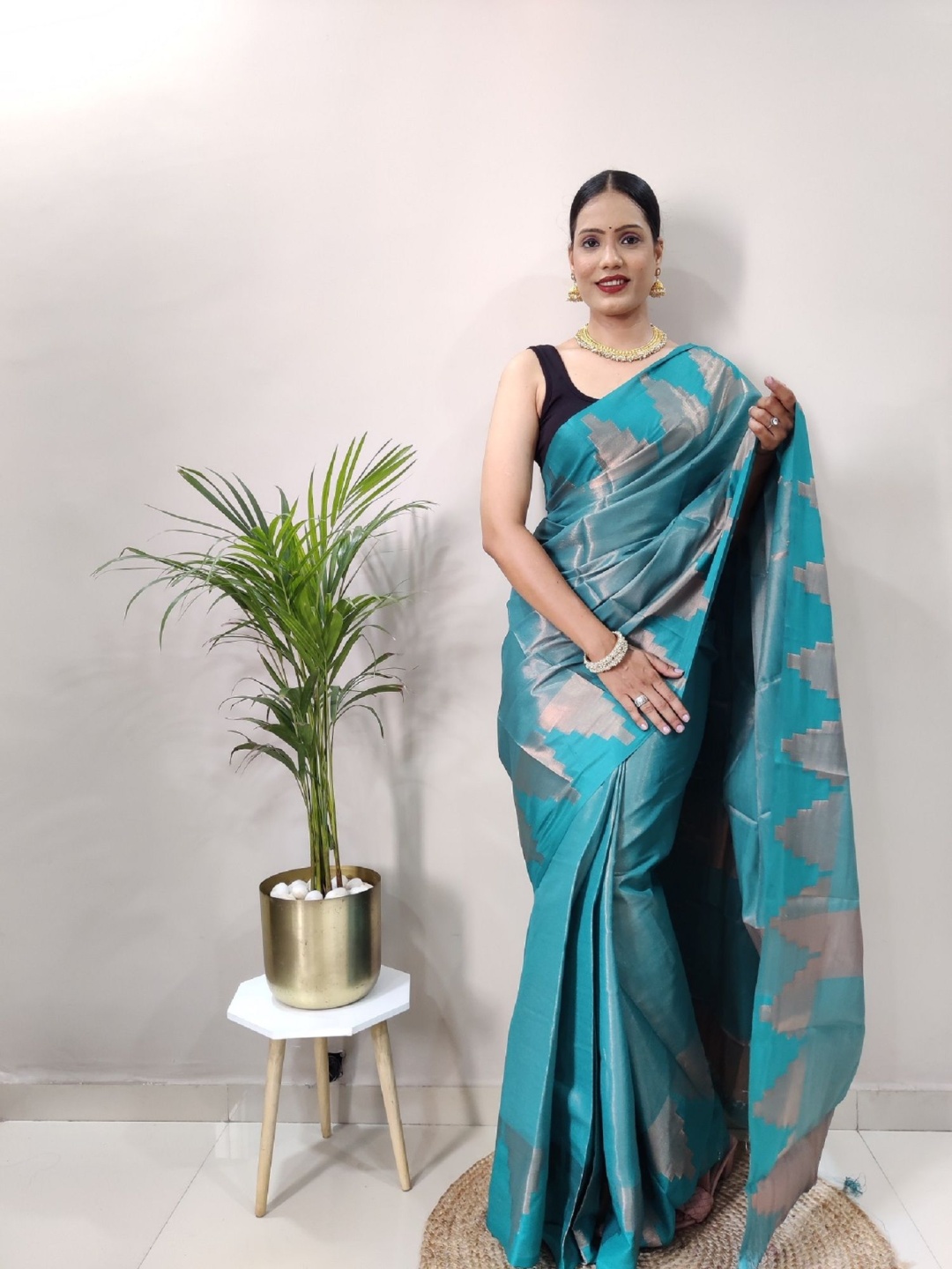 

Aika Woven Design Zari Saree, Teal