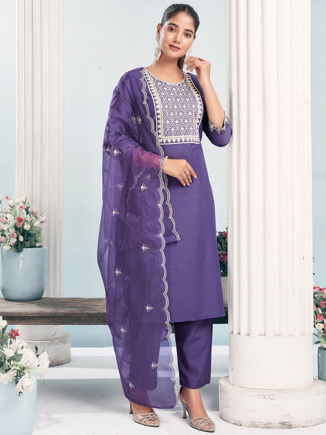 

SKYLEE Ethnic Motifs Yoke Design Regular Thread Work Kurta With Trousers & Dupatta, Purple