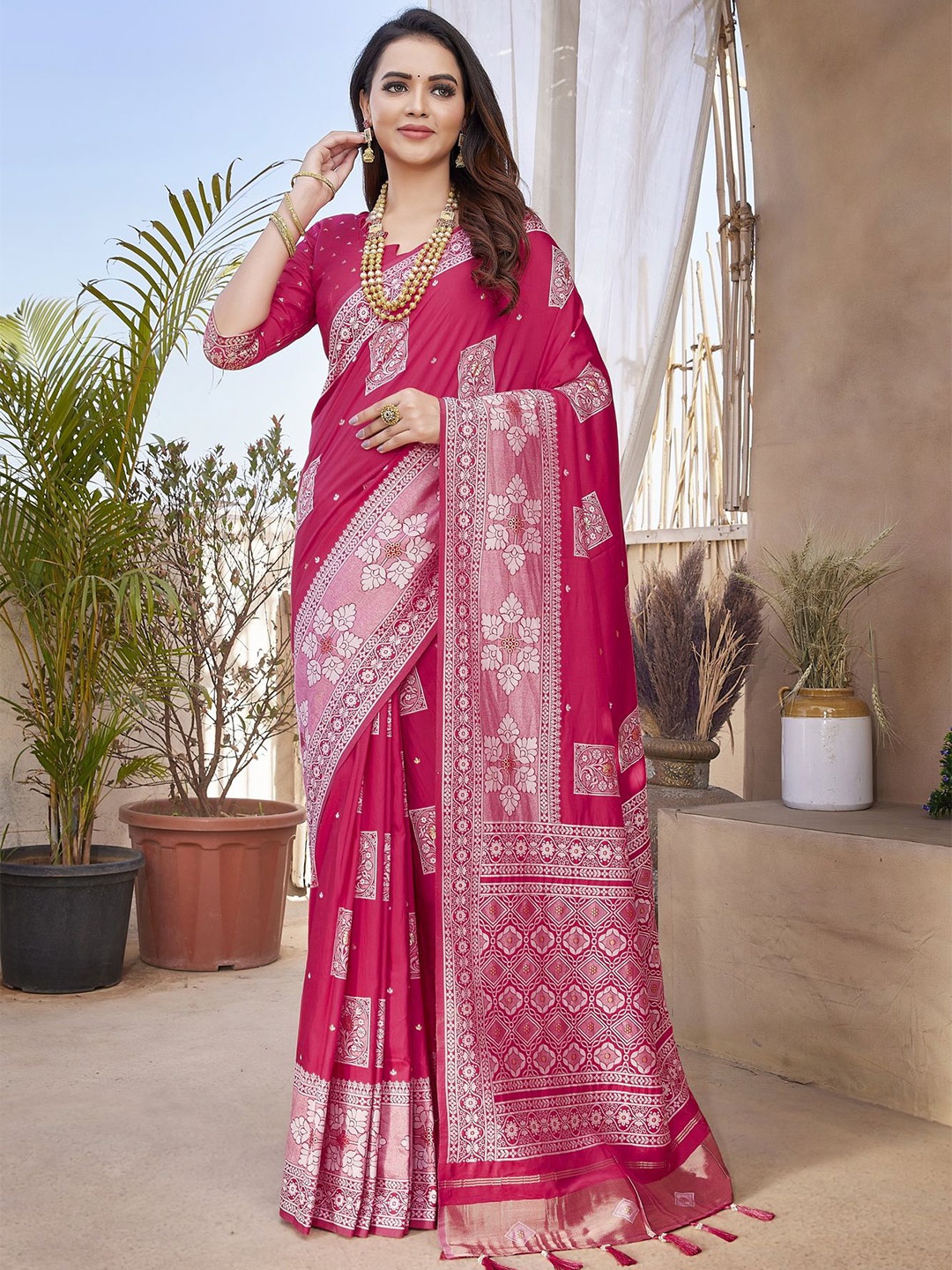 

Ekta Textiles Woven Design Zari Pure Silk Paithani Saree, Pink