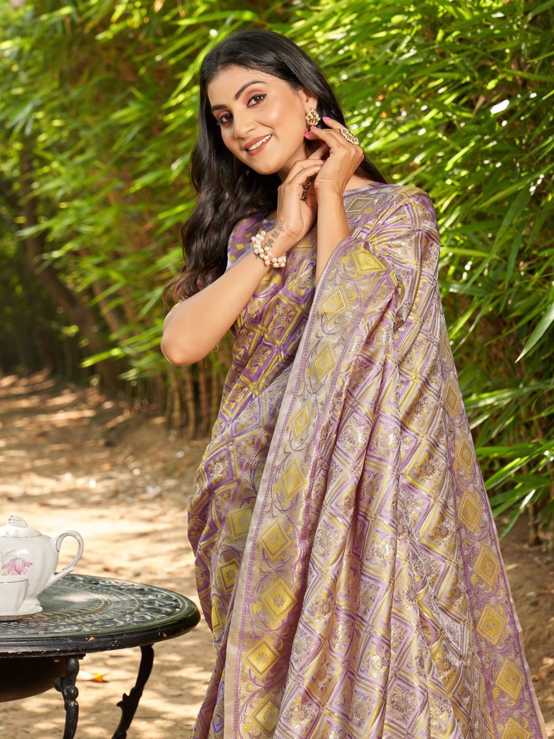

DOI MOI Women Woven Design Banarasi Saree With Zari Border, Purple