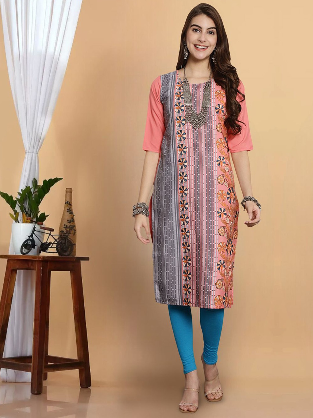 

7Threads Floral Printed Round Neck Straight Kurta, Pink
