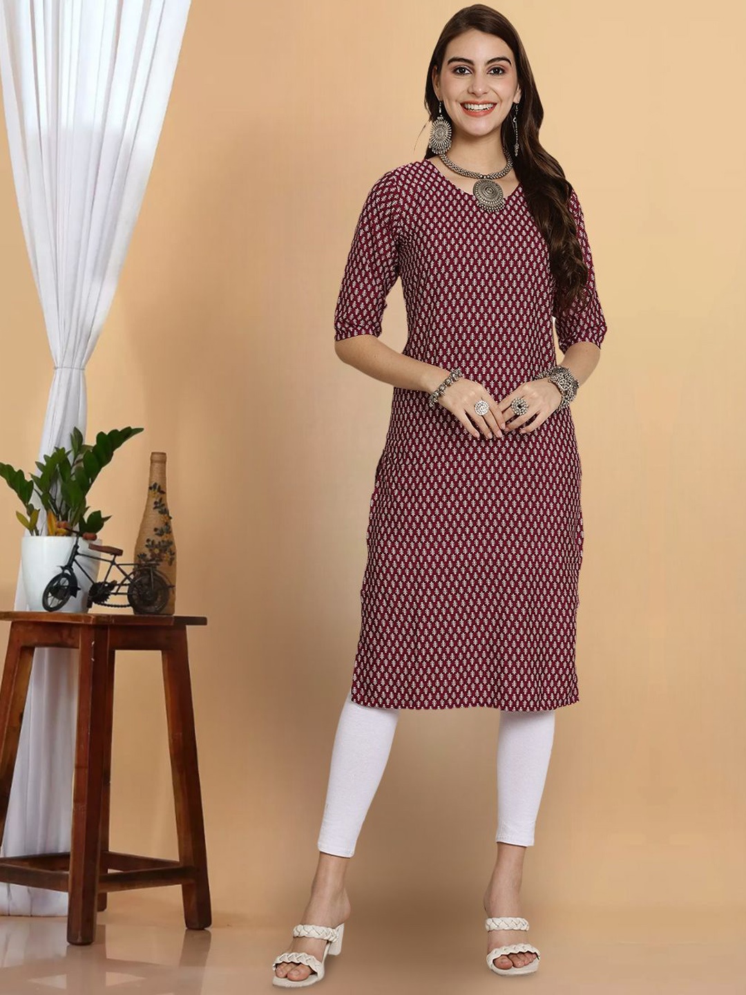 

7Threads Ethnic Motifs Printed Round Neck Crepe Straight Kurta, Maroon