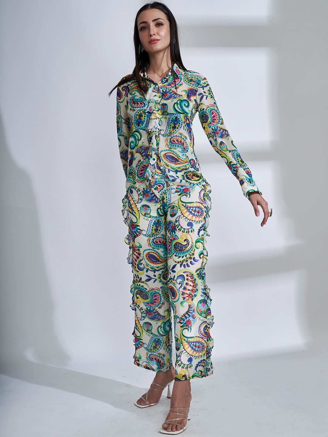 

The Samoa Paisley Printed Shirt With Trousers, Green