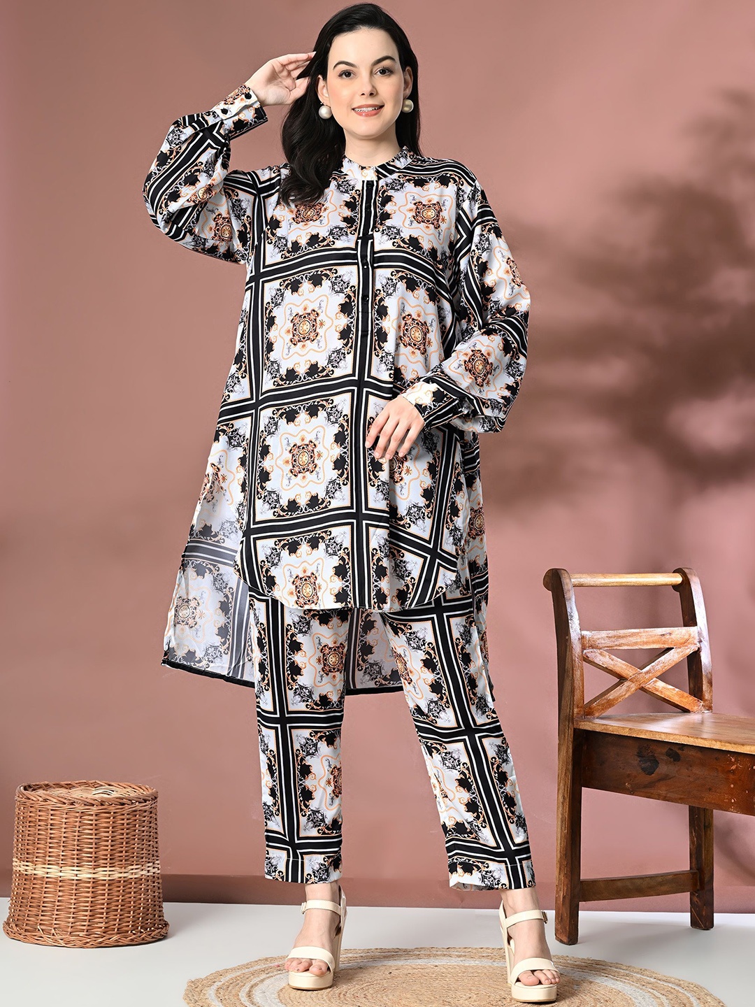 

Chandbaali Floral Printed Satin Tunic with Trousers, Grey