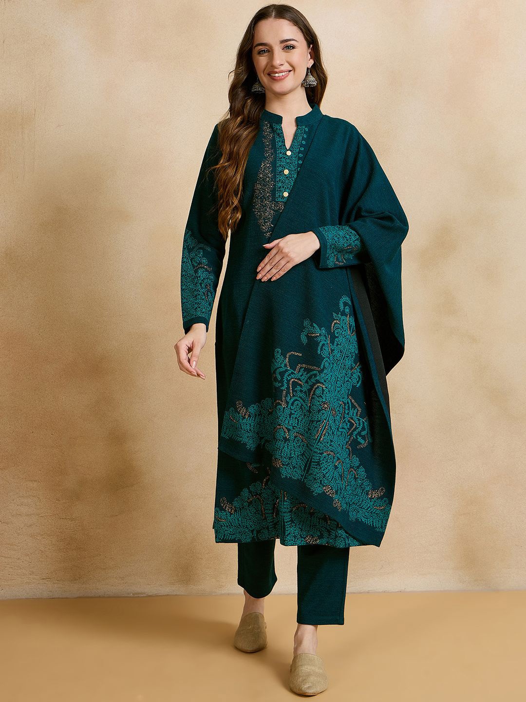 

CLAPTON Floral Embroidered Thread Work Pure Woollen Straight Kurta With Trousers & Dupatta, Green