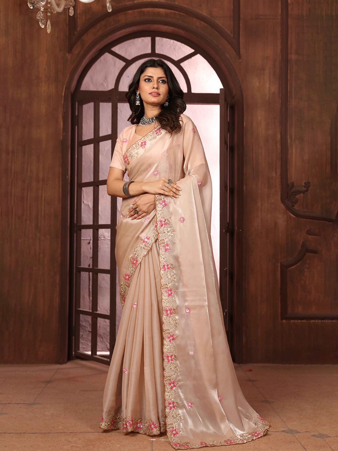 

NIRMAL CREATION Ethnic Motifs Embroidered Maheshwari Saree, Peach