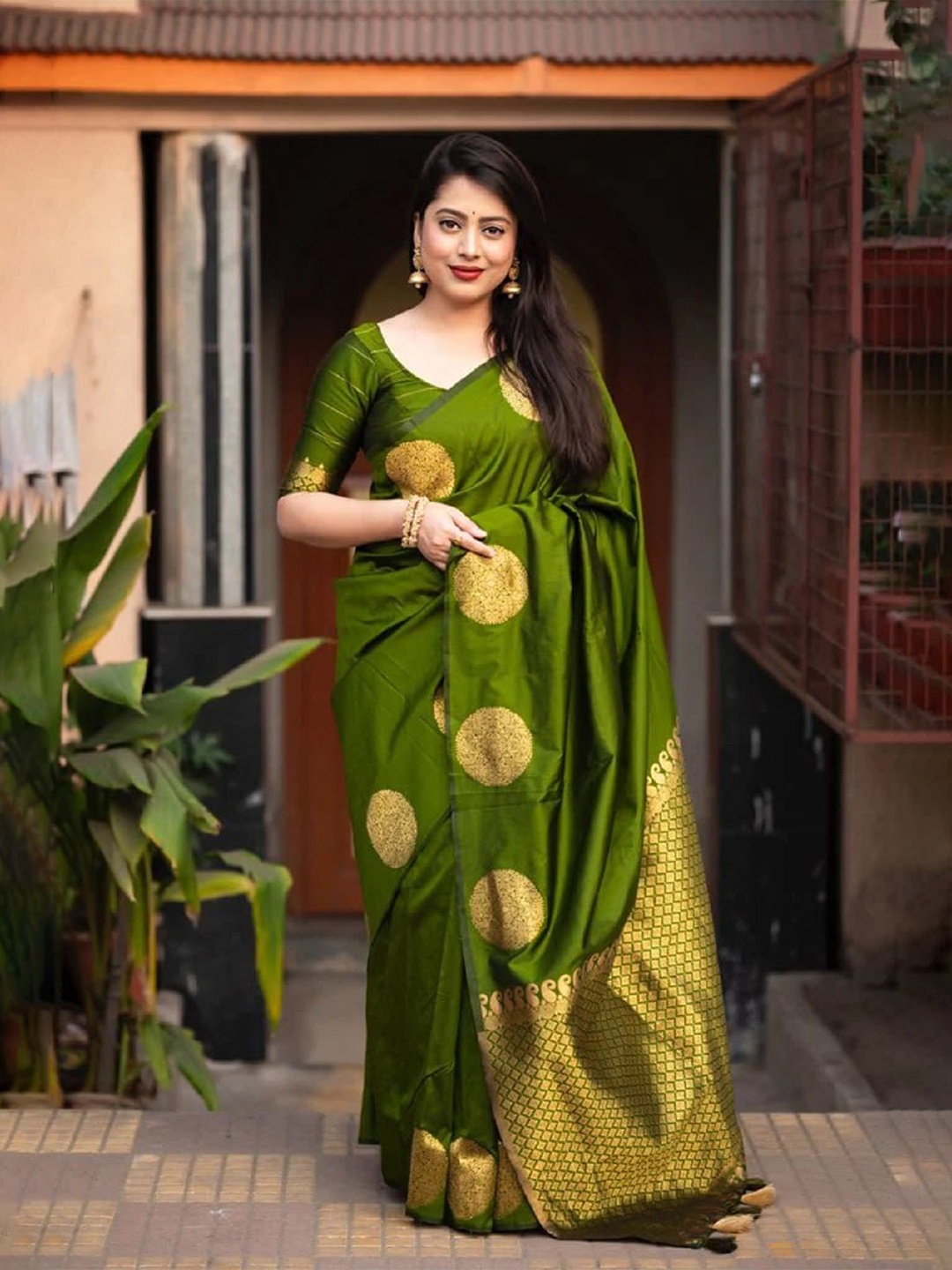 

Aika Woven Design Zari Saree, Olive