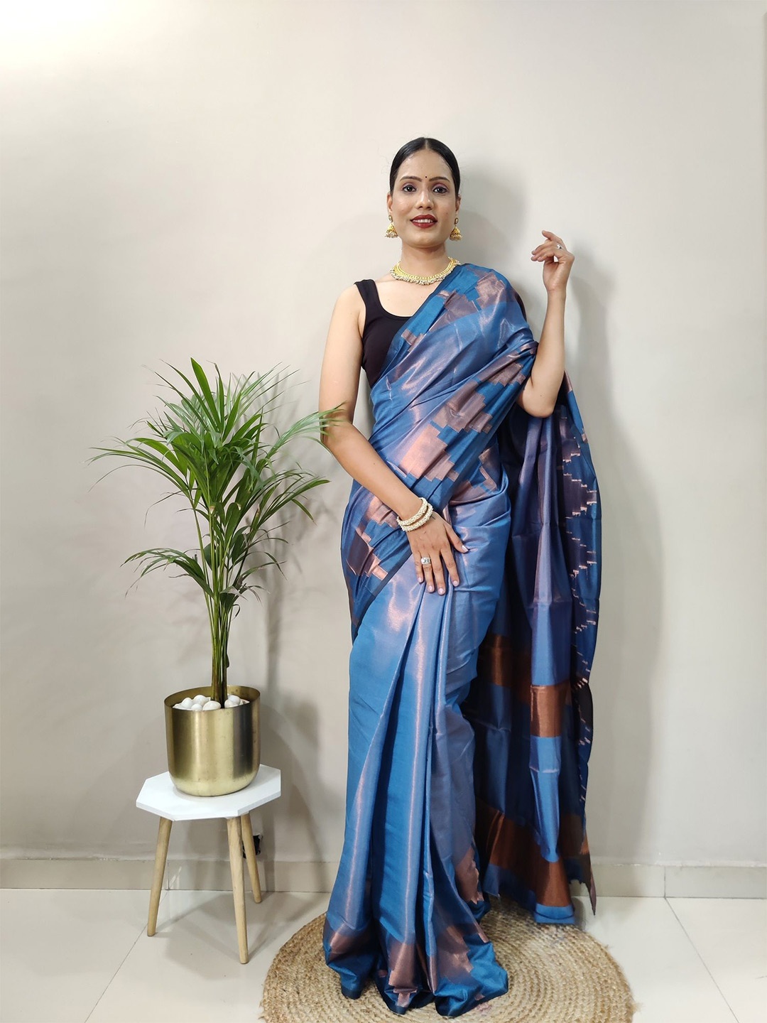 

Aika Embellished Silk Blend Saree, Turquoise blue