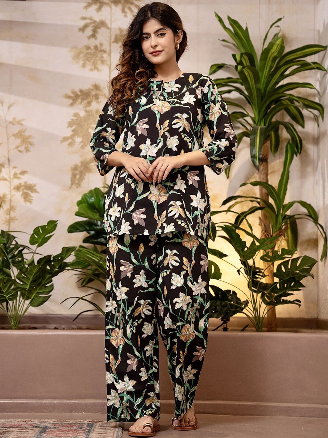 

FEATHERS CLOSET Floral Printed Pure Cotton Top With Trousers, Black