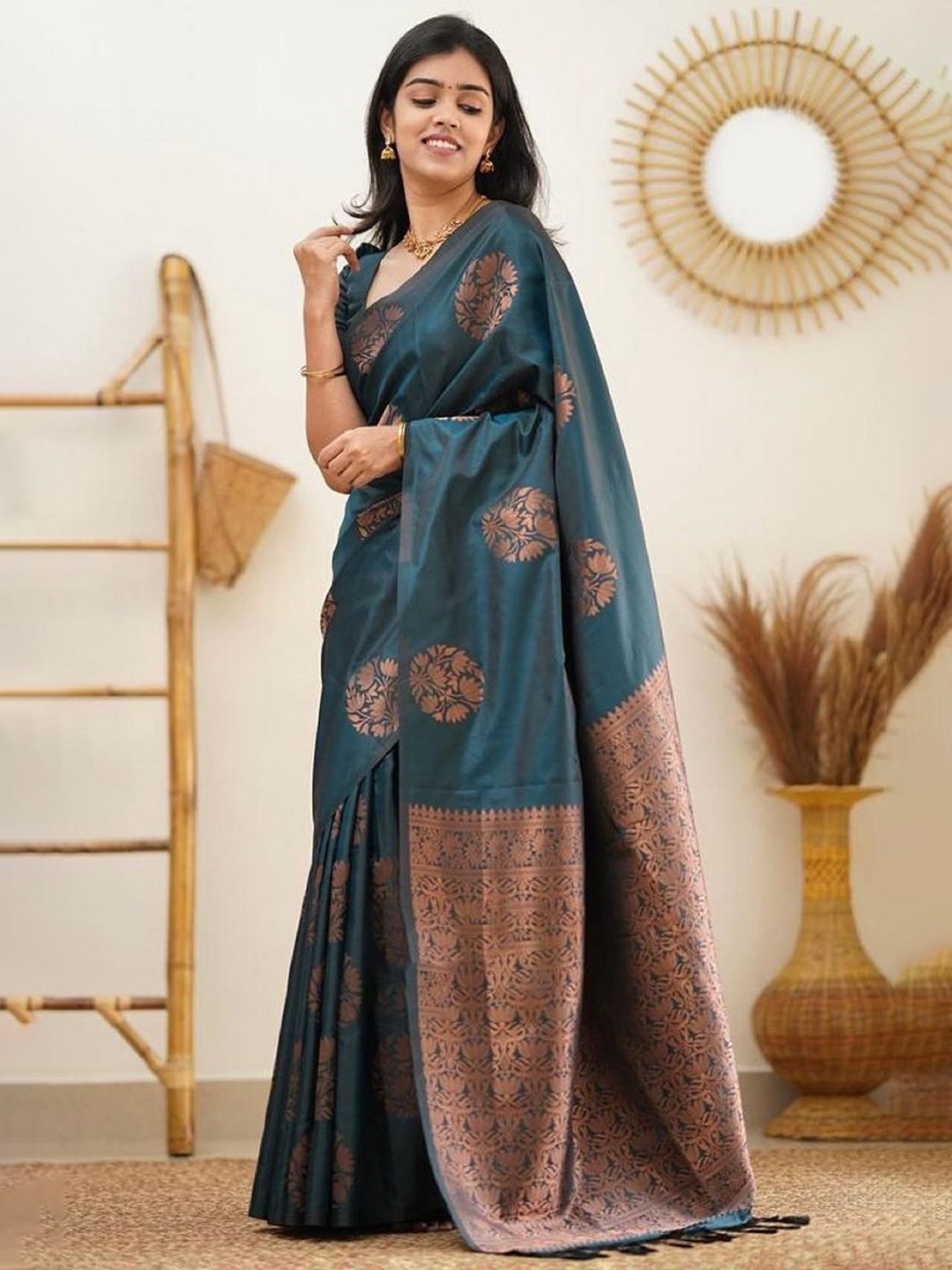 

Aika Woven Design Zari Pure Silk Kanjeevaram Saree, Teal