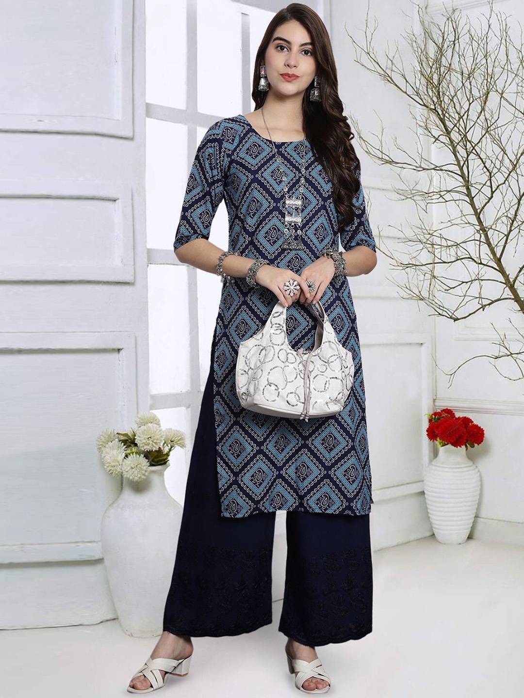 

7Threads Ethnic Motifs Printed Round Neck Crepe Straight Kurta, Navy blue