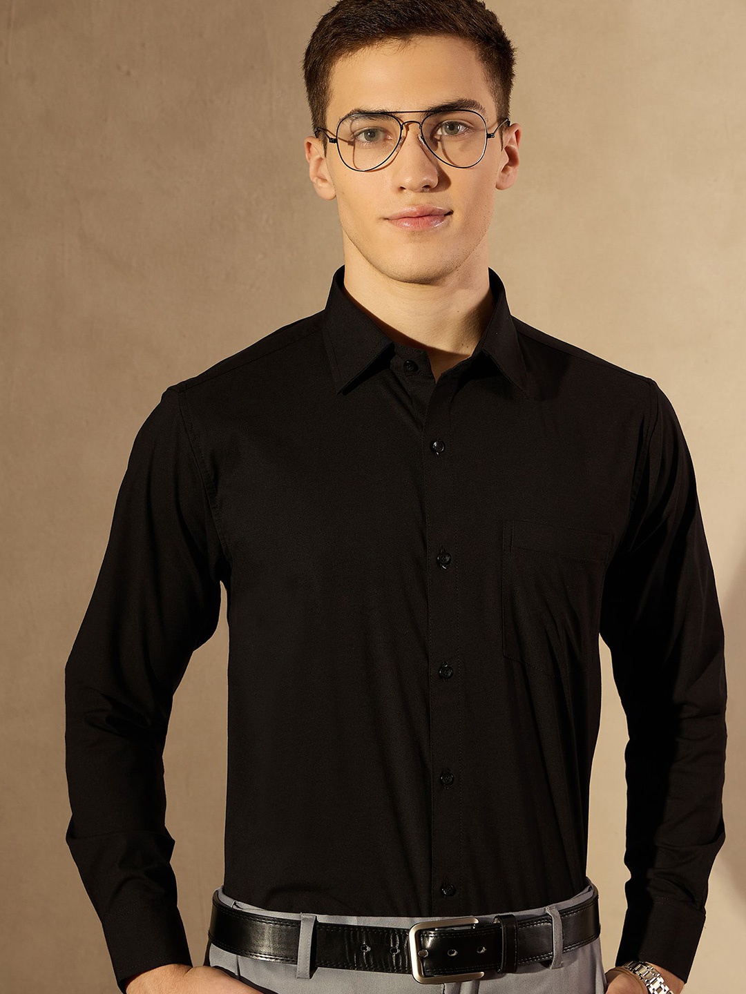 

DENNISON Men Lycra Spread Collar Formal Shirt, Black